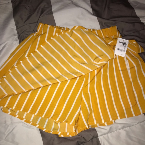 SOLD‼️ Yellow and White Striped Skort - Picture 5 of 8